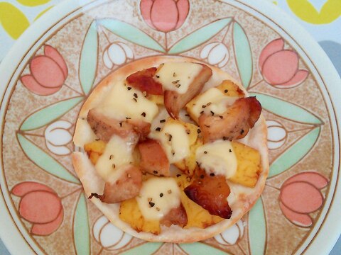 ずぼらレシピ★卵焼きと照り焼きチキンの手のひらピザ